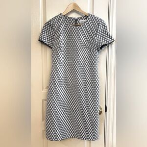 NWT CALVIN KLEIN QUILTED BLACK/WHITE GEOMETRIC PRINT SHEATH DRESS SIZE 4